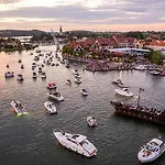 Zlote Sady Na Mazurach Z Widokiem Na Jezioro * Mikołajki