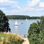 Zlote Sady Na Mazurach Z Widokiem Na Jezioro