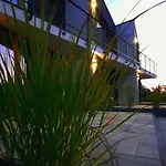 Zlote Sady Na Mazurach Z Widokiem Na Jezioro