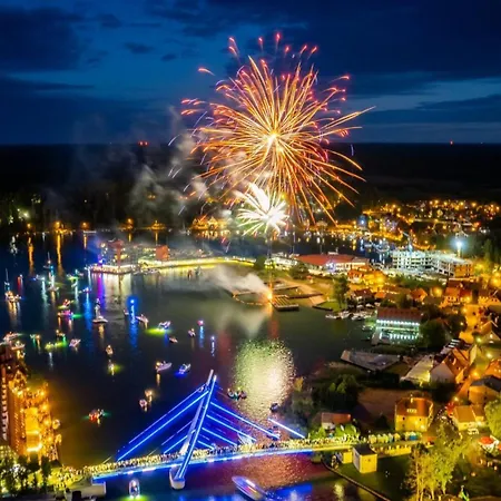 Zlote Sady Na Mazurach Z Widokiem Na Jezioro Lägenhet *