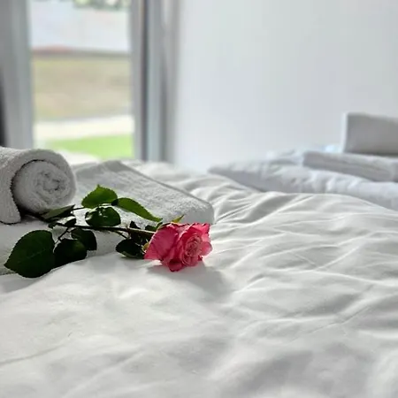 Zlote Sady Na Mazurach Z Widokiem Na Jezioro Mikolajki (Mragowo)