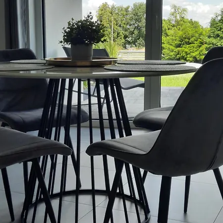 Zlote Sady Na Mazurach Z Widokiem Na Jezioro