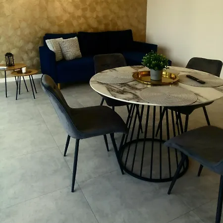 Zlote Sady Na Mazurach Z Widokiem Na Jezioro *