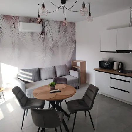 Zlote Sady Na Mazurach Z Widokiem Na Jezioro Apartman Mikołajki