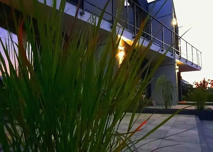 Zlote Sady Na Mazurach Z Widokiem Na Jezioro