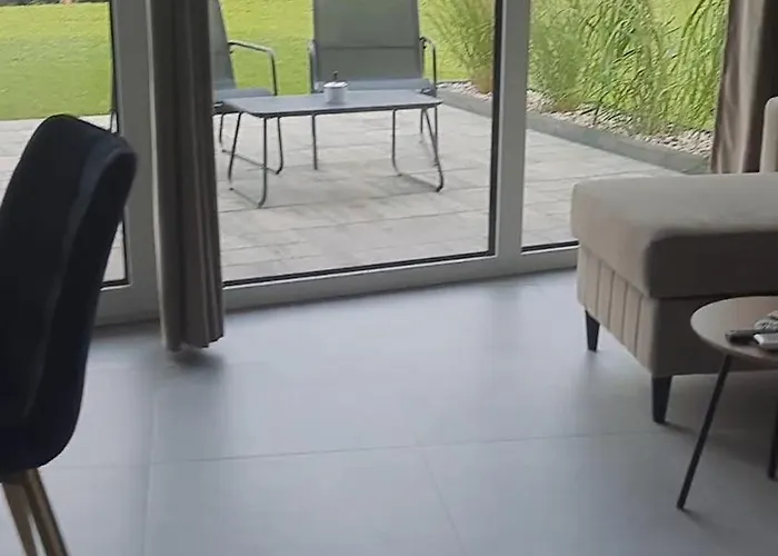 Zlote Sady Na Mazurach Z Widokiem Na Jezioro *