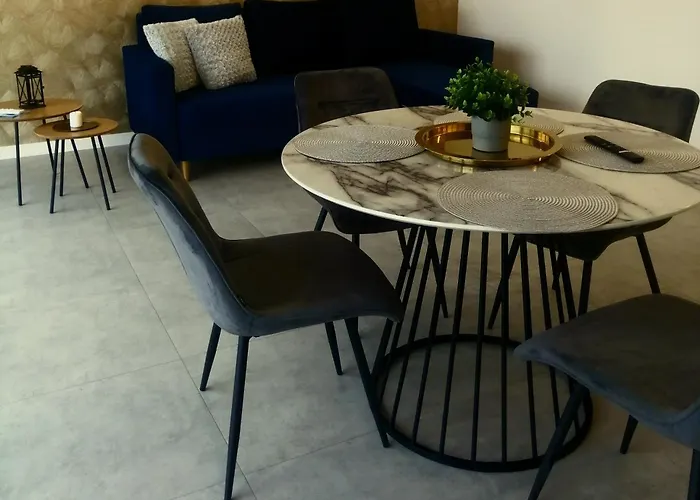 Zlote Sady Na Mazurach Z Widokiem Na Jezioro *